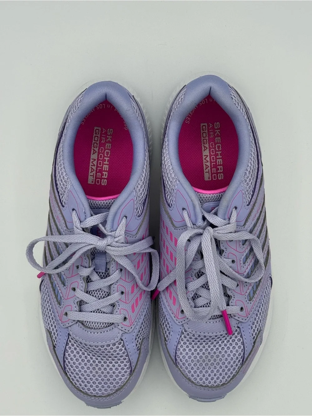 Skechers GO RUN Consistent 2.0 Low Top Sneakers Lilac and Pink- New